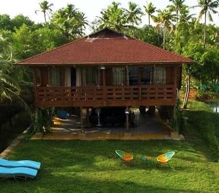 Munroe Eco Camp Hotel Mundrothuruth ภายนอก รูปภาพ